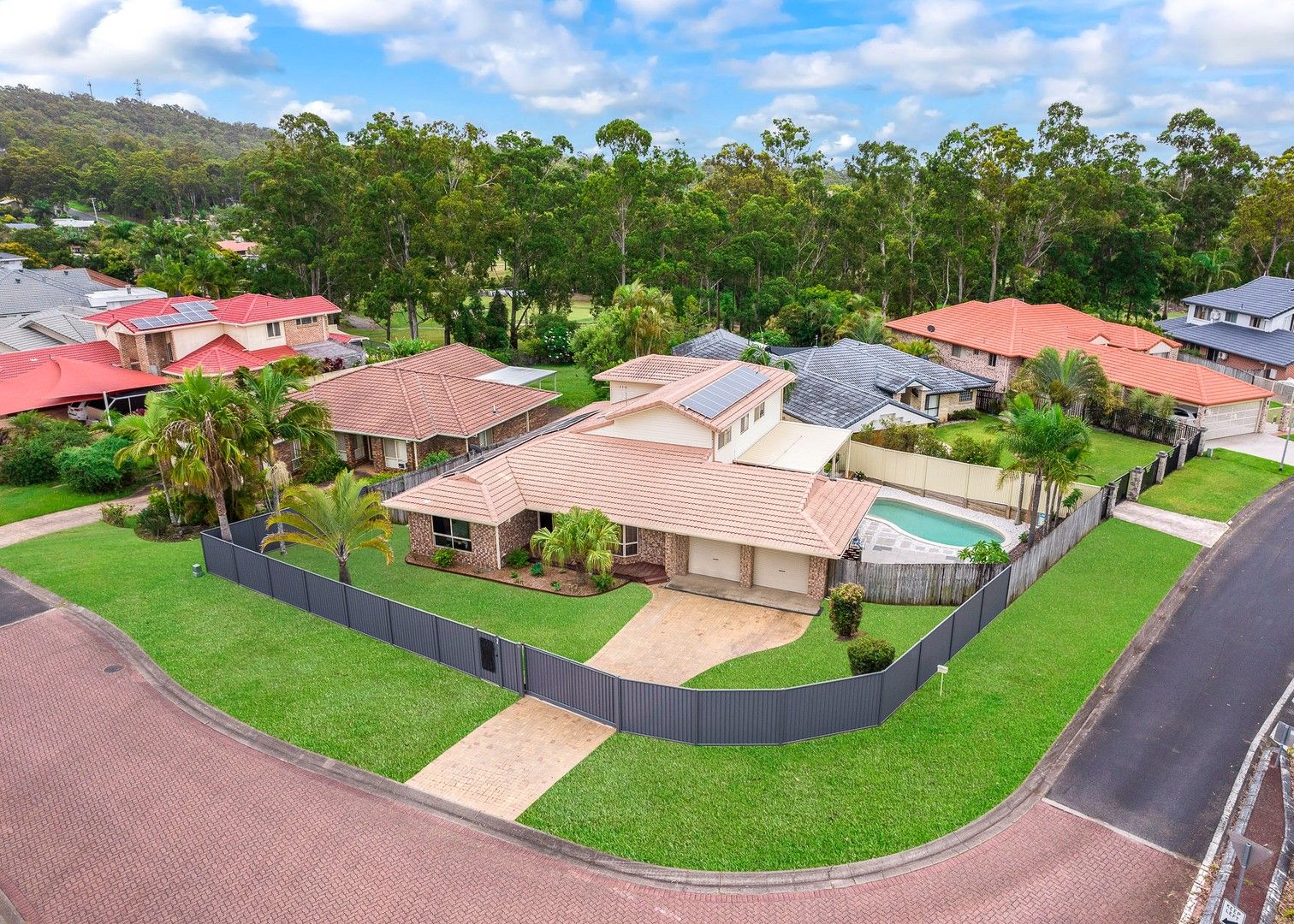 6 bedrooms House in 2 Greg Norman Cres PARKWOOD QLD, 4214