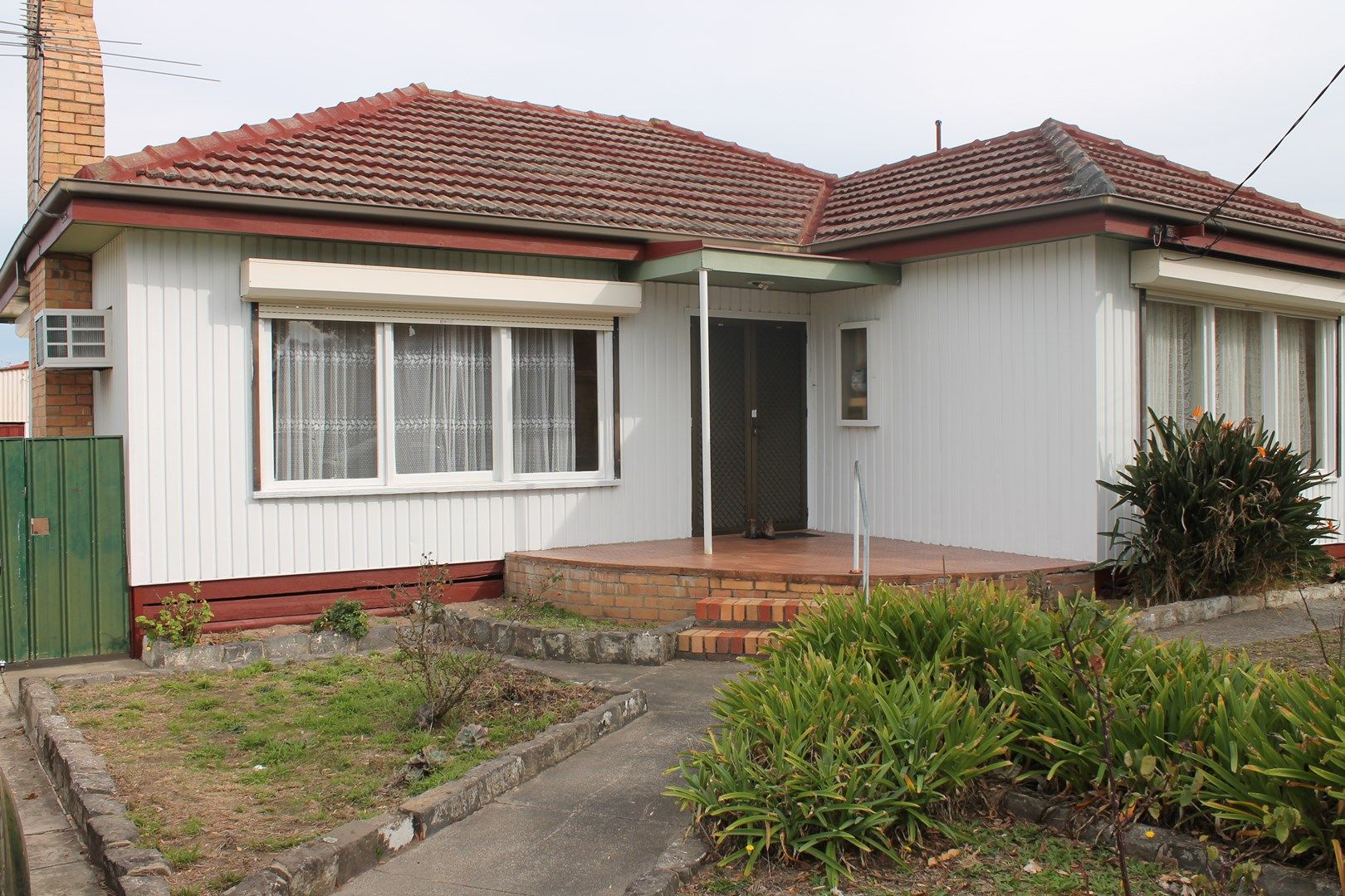 3 bedrooms House in 8 Holmes Street NOBLE PARK VIC, 3174