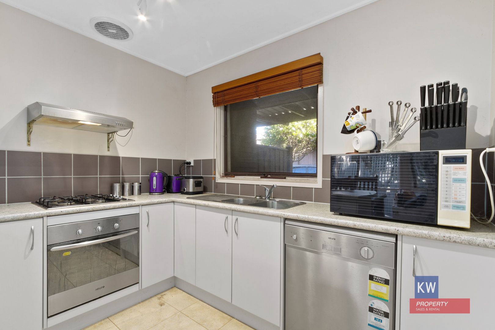 Unit 3/10 Greenwood Gr, Traralgon VIC 3844, Image 2