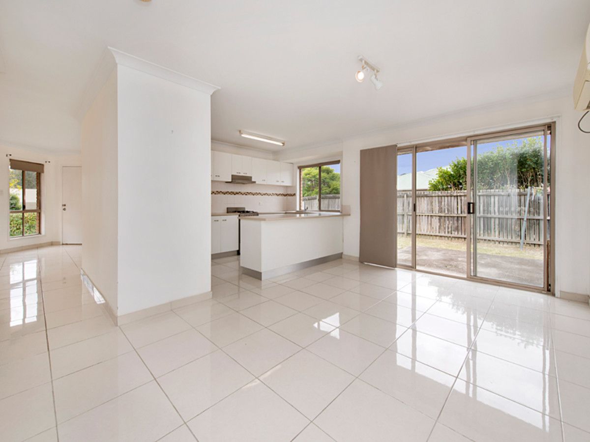 1/27 Sugarwood Street, Bellbowrie QLD 4070, Image 2