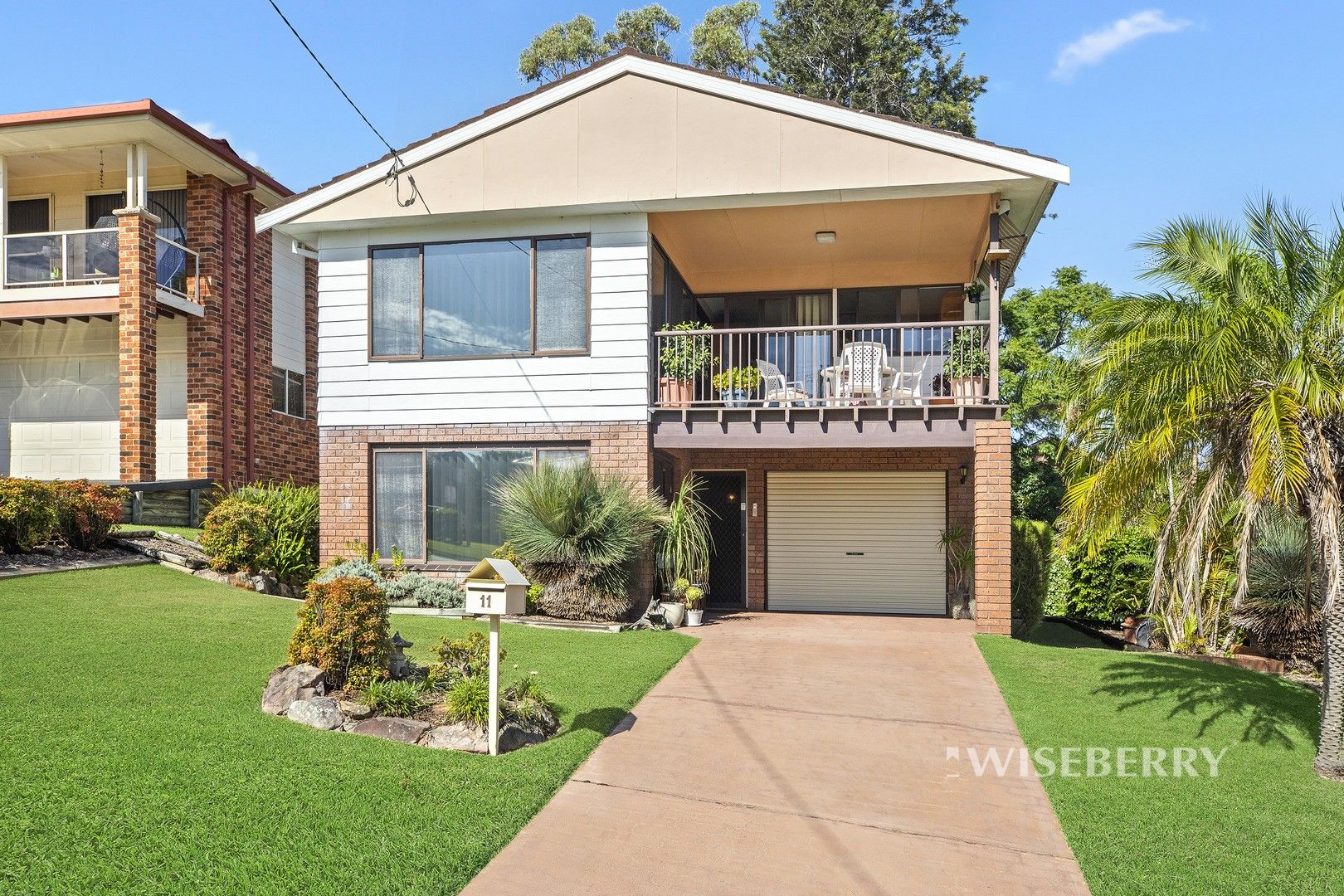 11 Halcyon Street, Mannering Park NSW 2259, Image 1