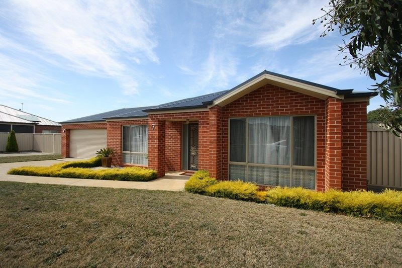 7 Normlyttle Parade, Miners Rest VIC 3352 House For Rent 450 Domain