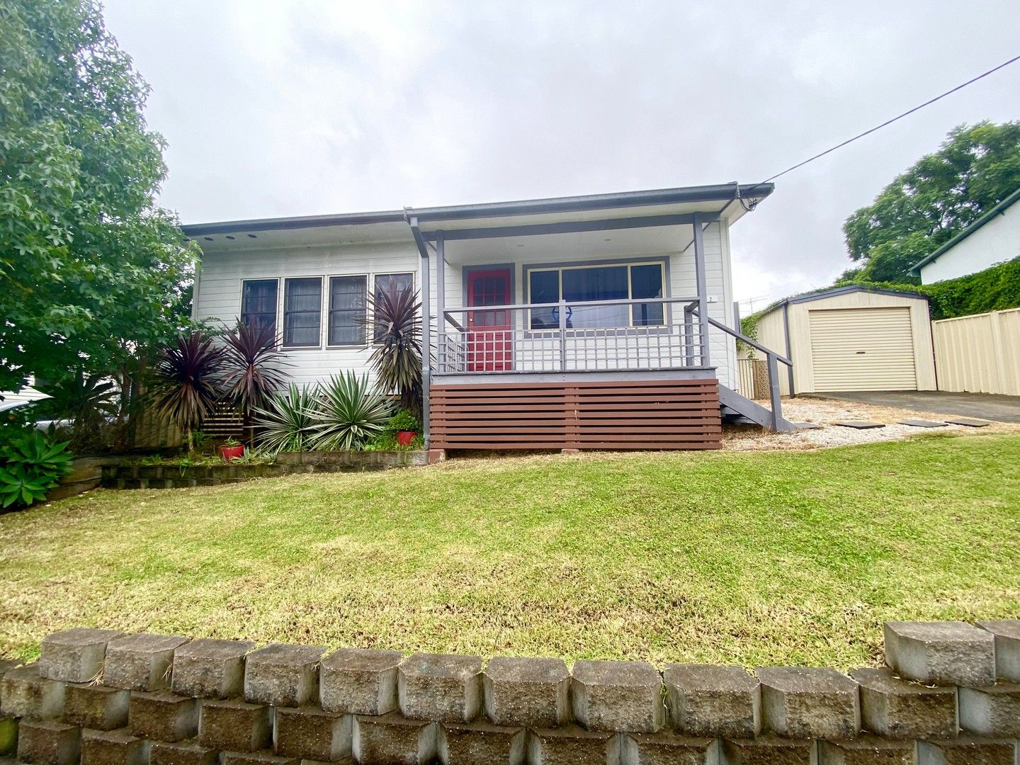 3 bedrooms House in 42 Thirteenth Street WARRAGAMBA NSW, 2752