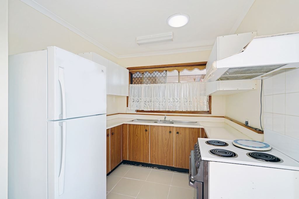 4/1 Astelia Street, Macquarie Fields NSW 2564, Image 2