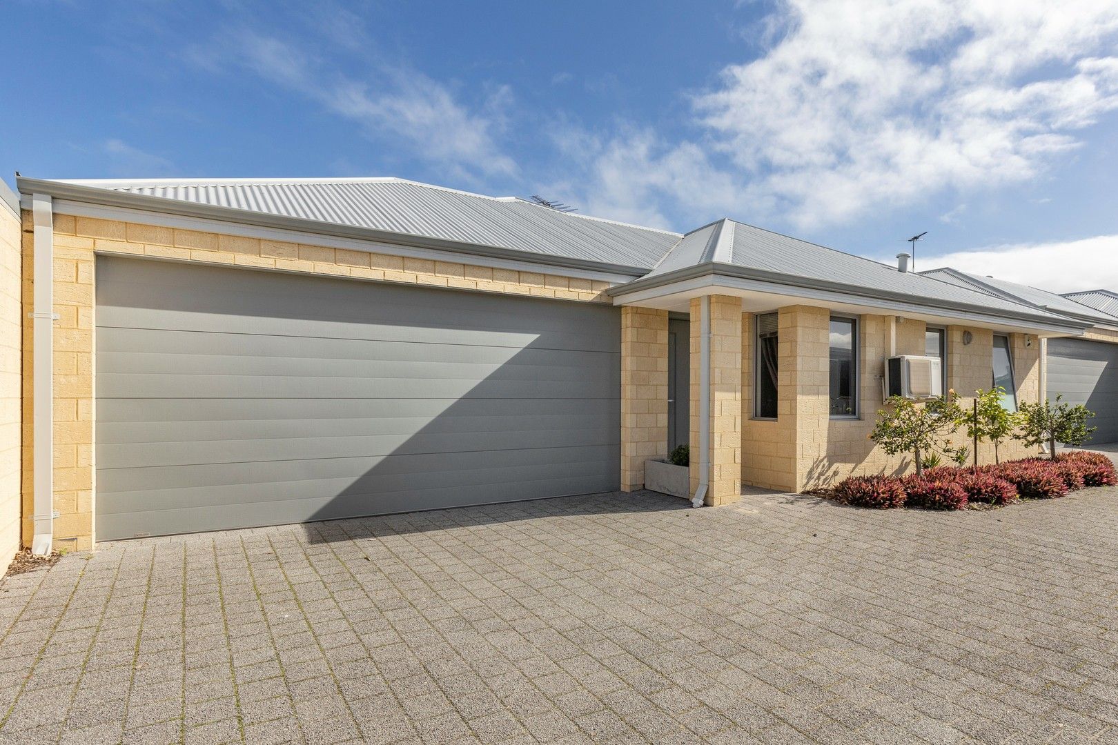 3 bedrooms Villa in 32B Keemore Way BALGA WA, 6061