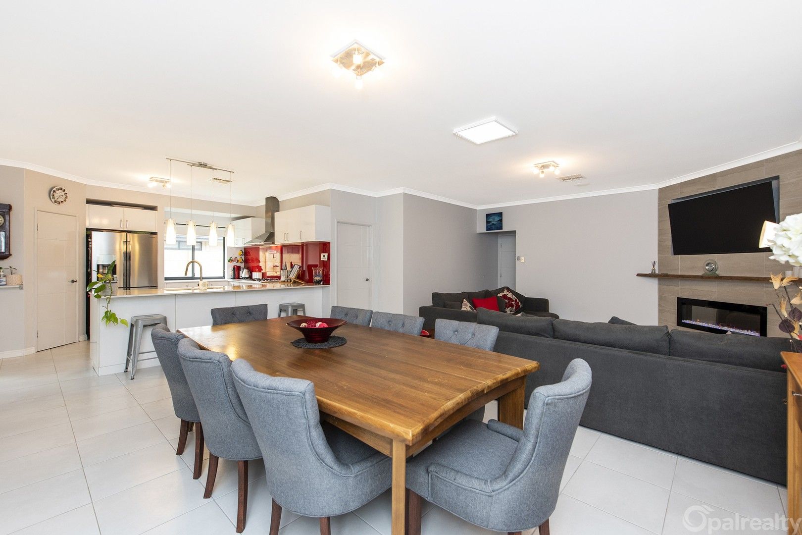 4 bedrooms House in 28 Bendalong Boulevard SECRET HARBOUR WA, 6173