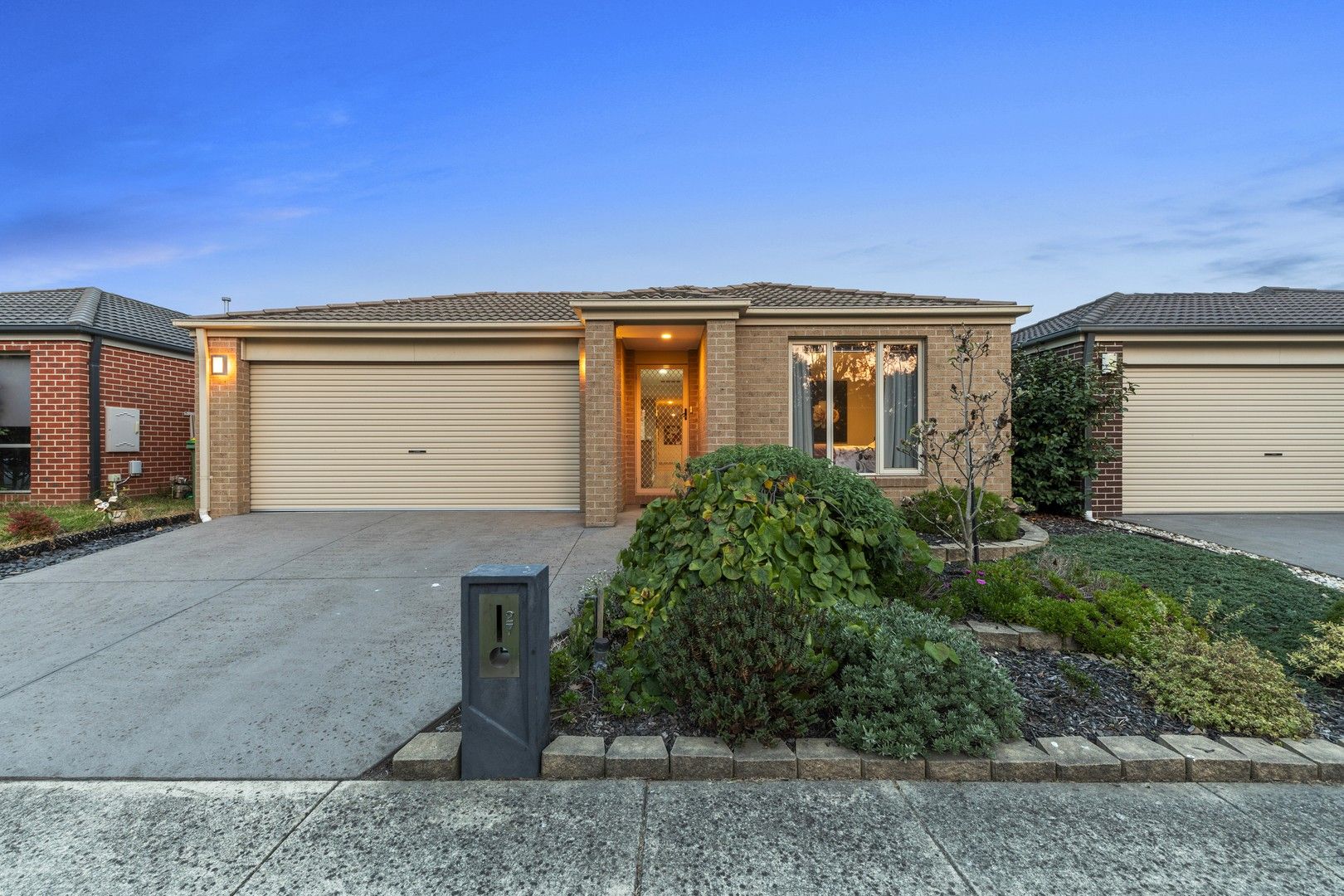 27 Stanhope Place, Pakenham VIC 3810, Image 0