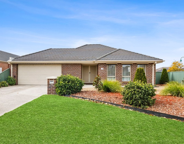 28 St Andrews Place, Lake Gardens VIC 3355