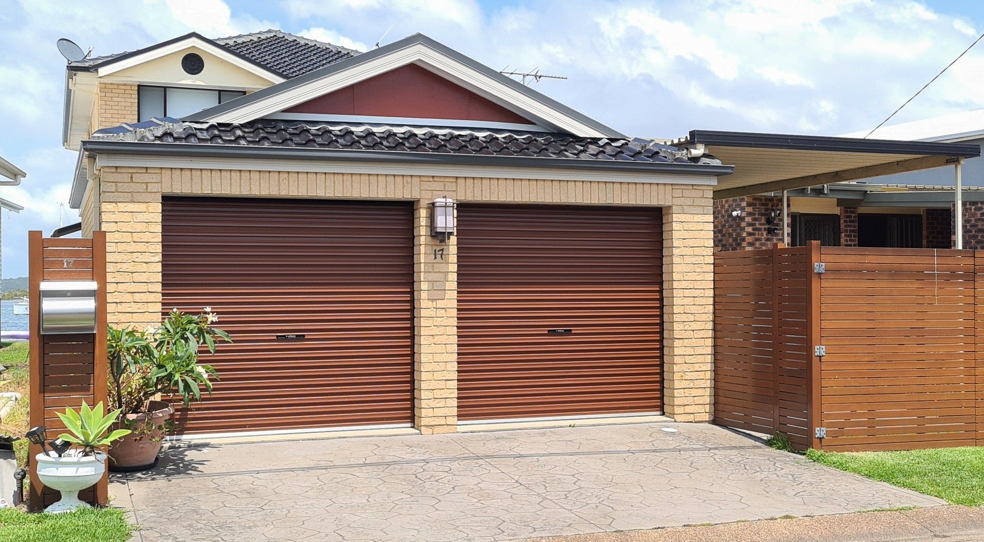 4 bedrooms House in 17 Marks Pde MARKS POINT NSW, 2280