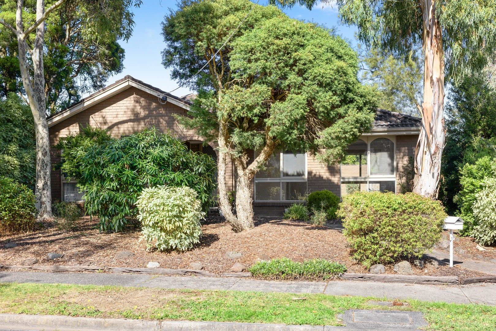 17 Allambanan Drive, Bayswater North VIC 3153 House For Rent 540