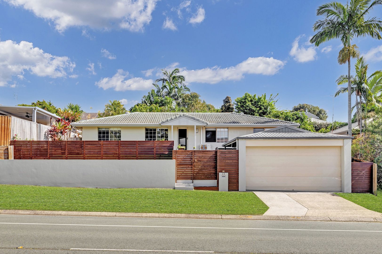 Sold 26 Allied Drive, Arundel QLD 4214 on 19 Oct 2022 2018077993 Domain