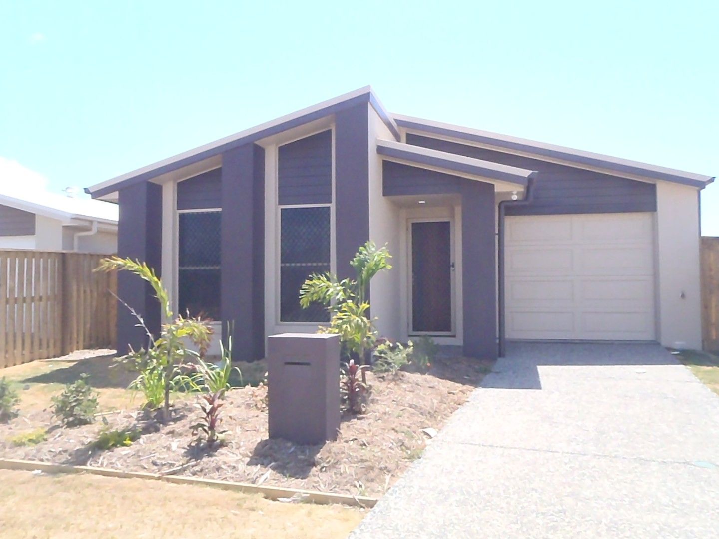 3 bedrooms House in 146 Whitehaven Drive BLACKS BEACH QLD, 4740
