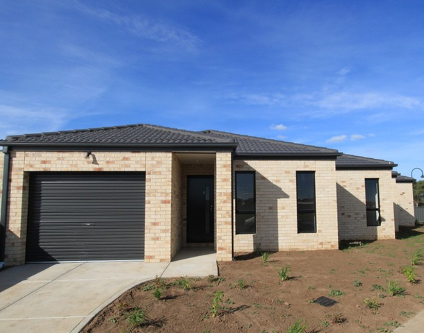 1/21-29 Lakewood Boulevard, Melton VIC 3337