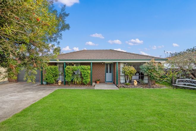Picture of 17 Longfellow Drive, DELAHEY VIC 3037