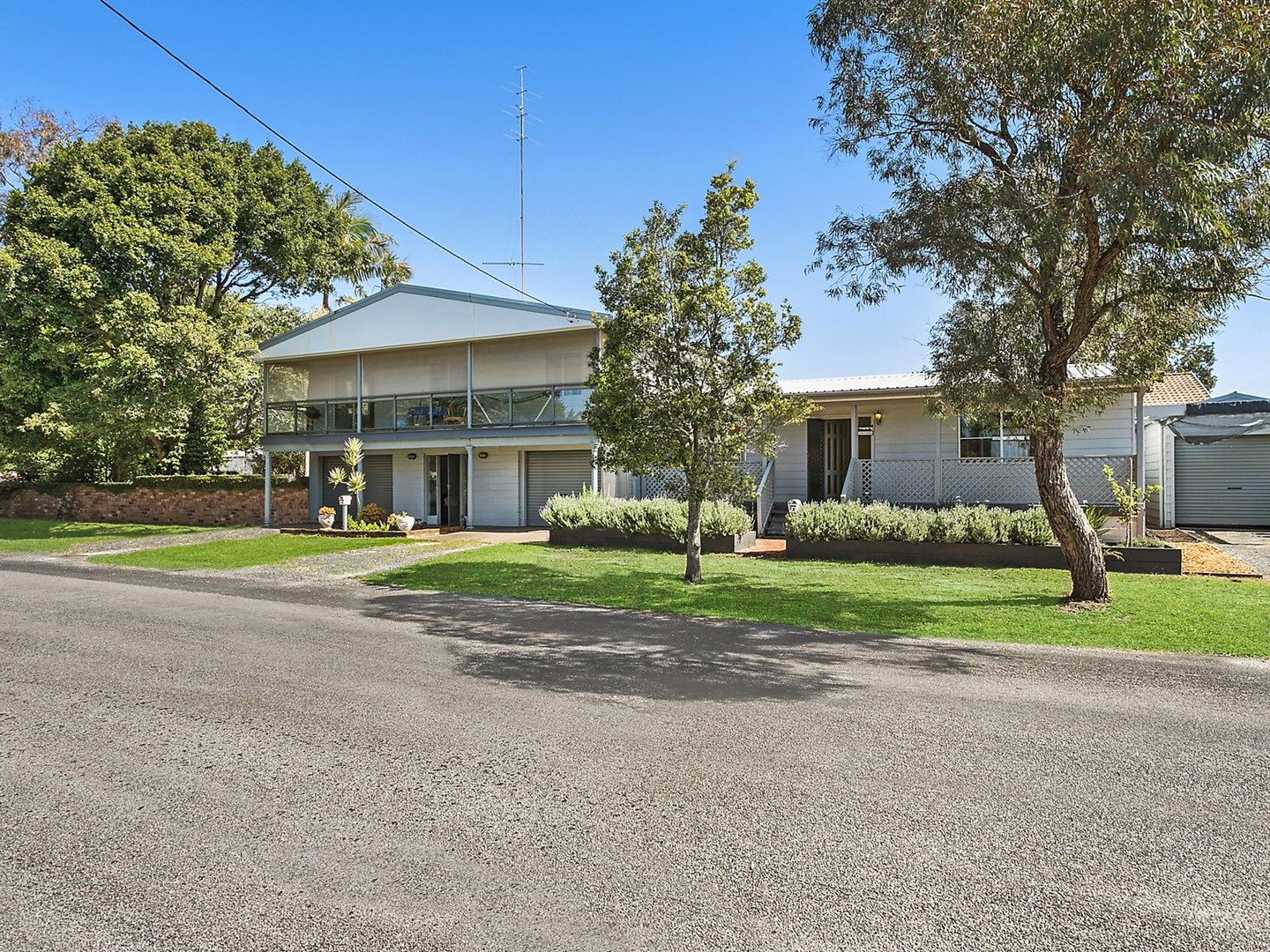 9 Tenth Avenue, Budgewoi NSW 2262, Image 0