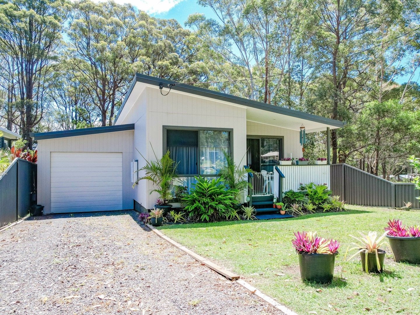 2 bedrooms House in 15 Lau Street RUSSELL ISLAND QLD, 4184