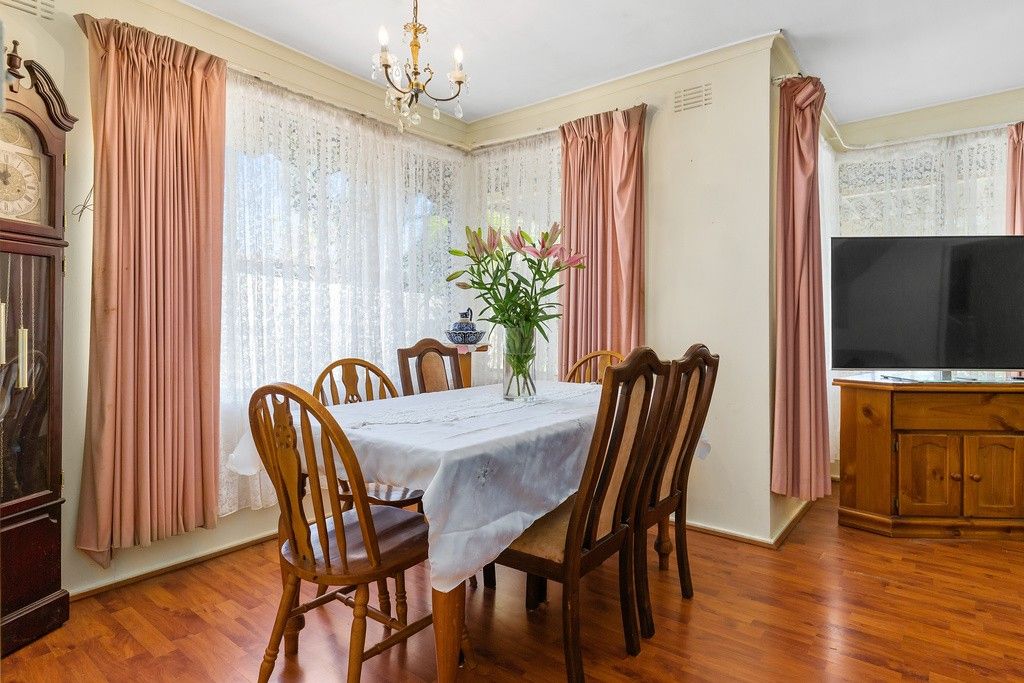 24 Akuna Avenue, Notting Hill VIC 3168, Image 2