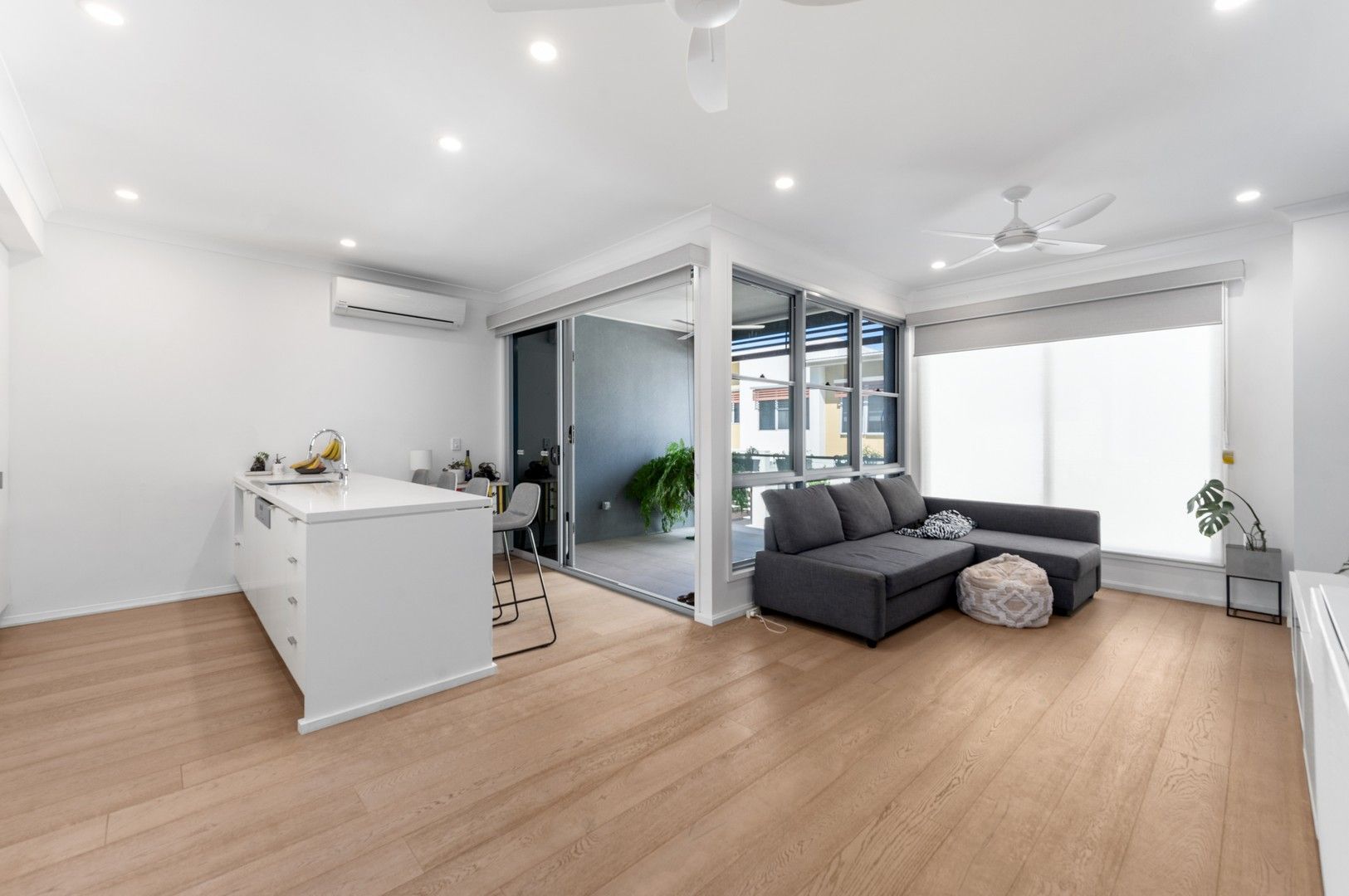 2 bedrooms Townhouse in 23/3031 The Boulevard CARRARA QLD, 4211