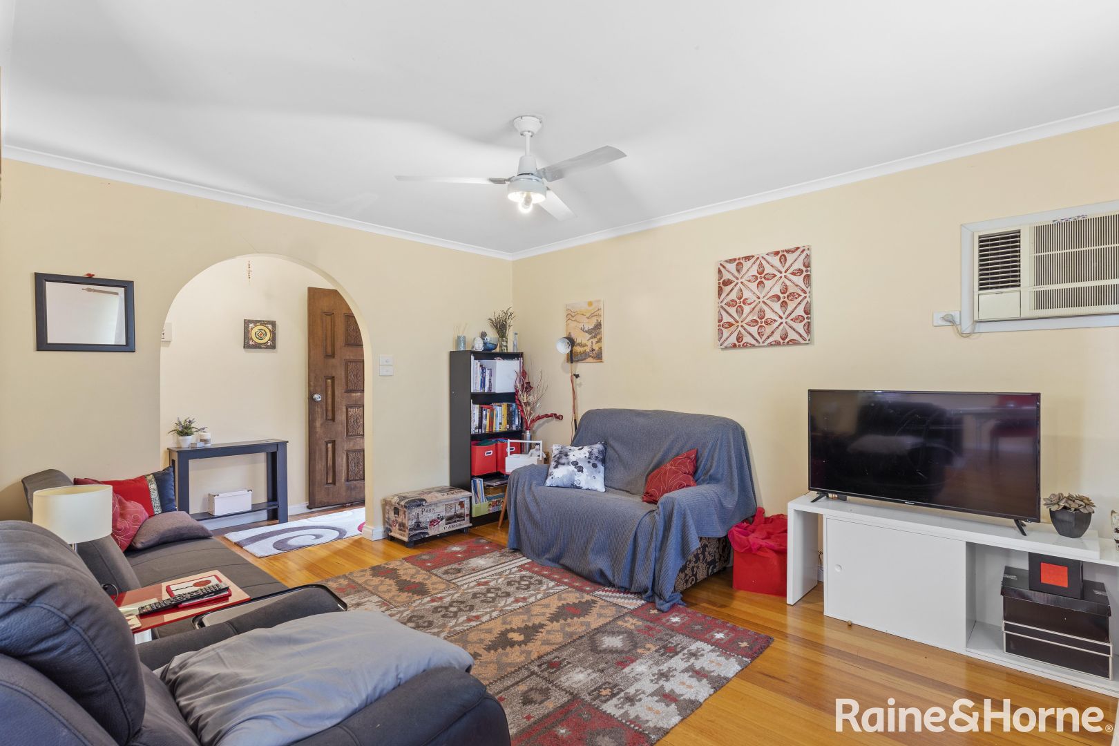 26 Gretel Grove, Melton VIC 3337, Image 2