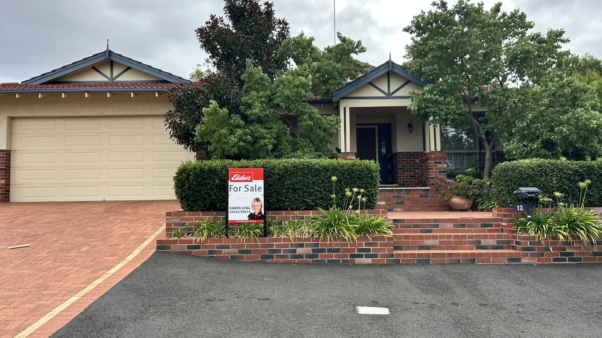 12 Magdalen Place, College Grove WA 6230