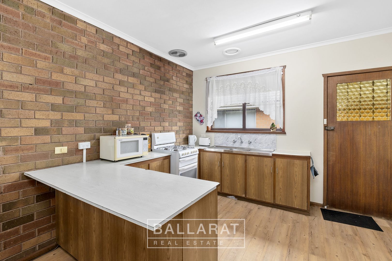 1/21-23 Longley Street, Alfredton VIC 3350, Image 2