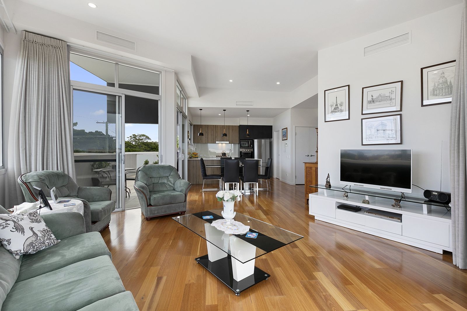 19 22 Bay Terrace Wynnum Qld 4178 Domain