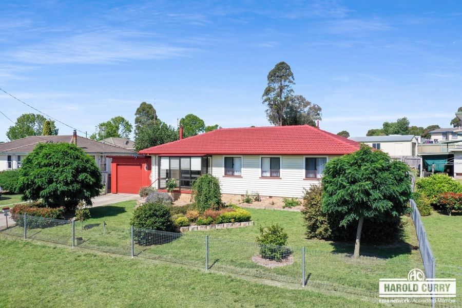 212 Bulwer Street, Tenterfield NSW 2372, Image 0