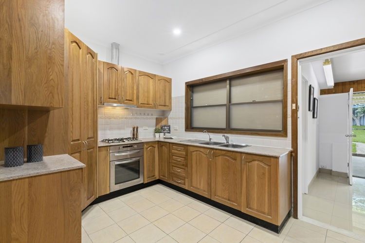 21 Orchid Road, Guildford NSW 2161, Image 2