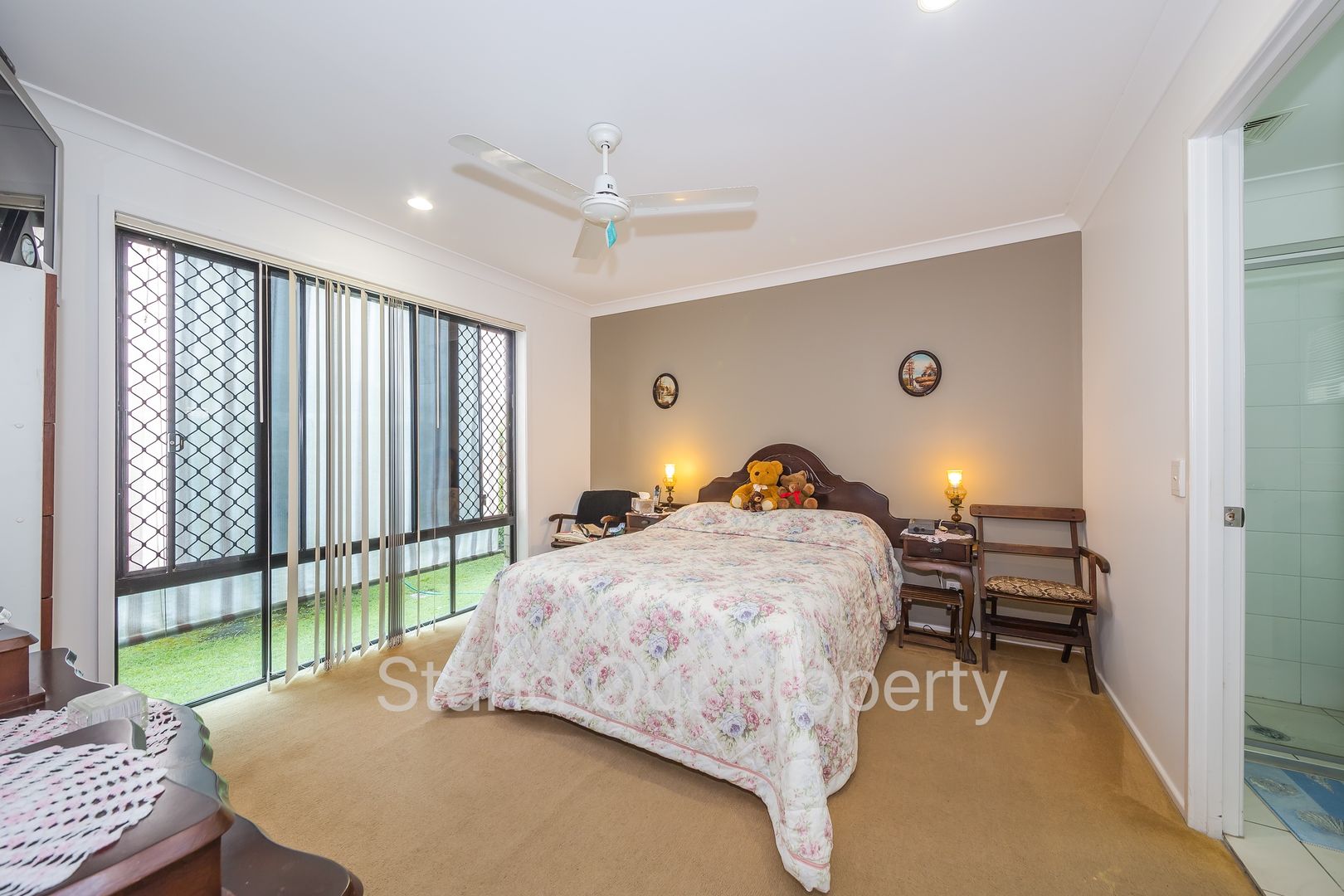 37 Eimeo Place, Sandstone Point QLD 4511, Image 2