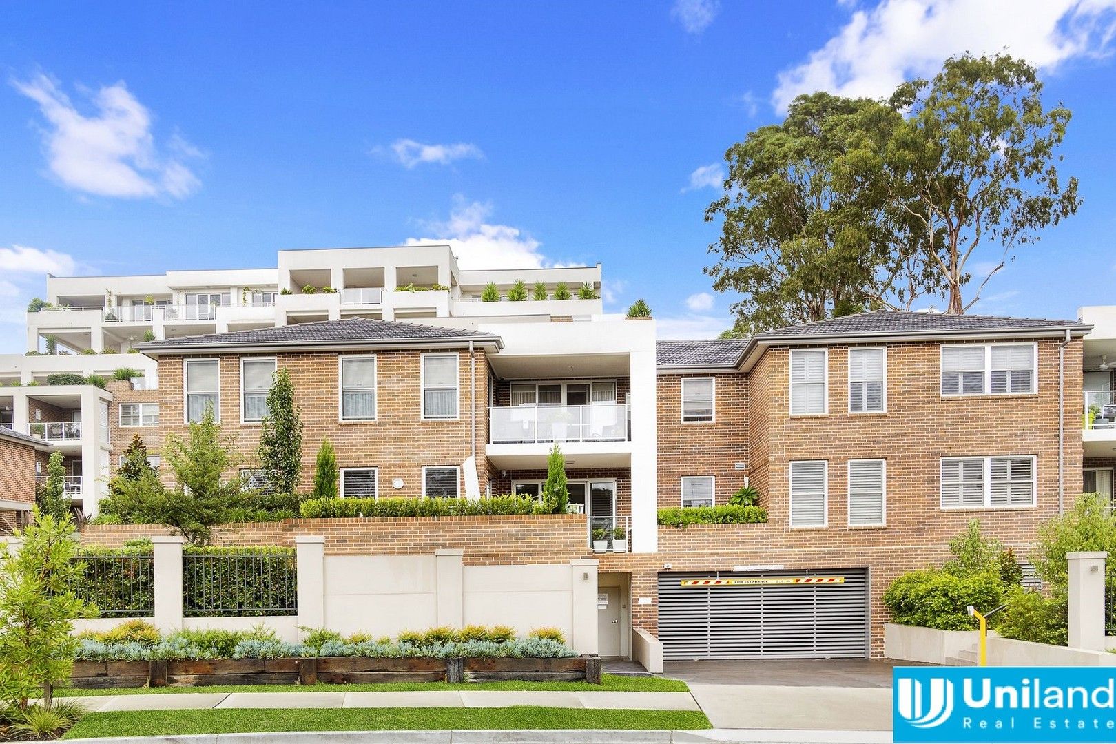 3 bedrooms Apartment / Unit / Flat in 15/11 Garthowen Crescent CASTLE HILL NSW, 2154