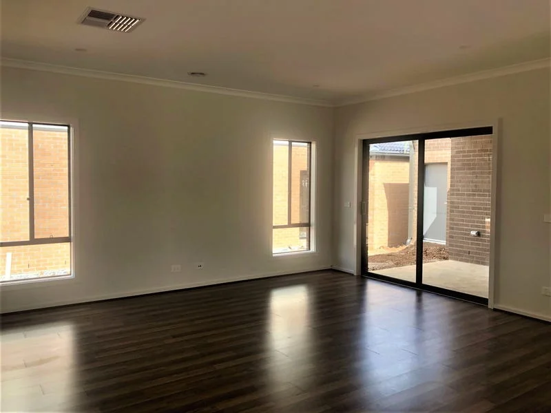 Additional image 3 of 64 Diamond Parade, Cobblebank VIC 3338