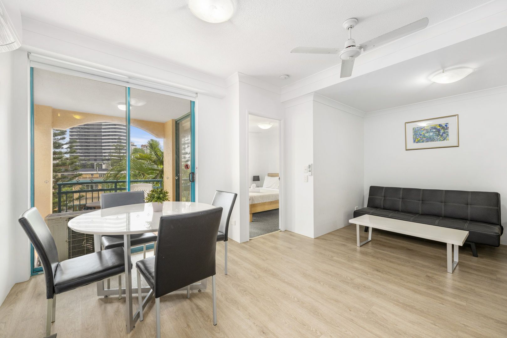 39A&B/20-26 Anne Avenue, Broadbeach QLD 4218, Image 2