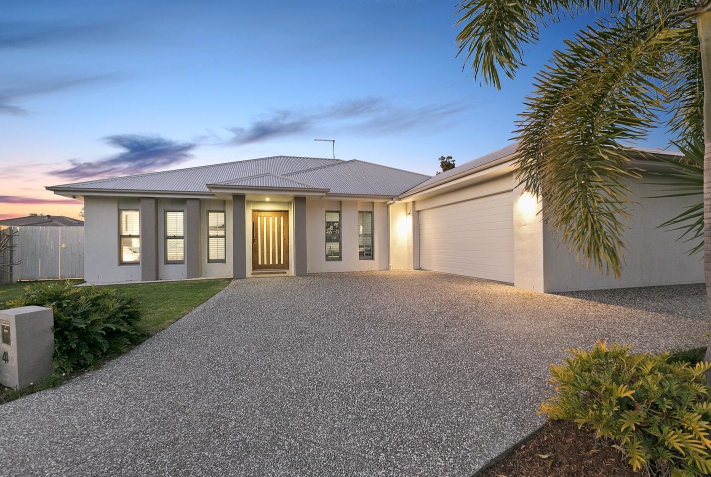4 bedrooms House in 4 Francene Place BIRKDALE QLD, 4159