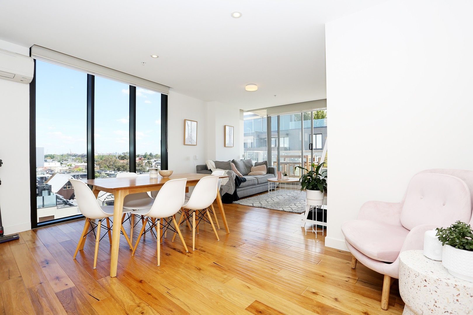 2 bedrooms Apartment / Unit / Flat in 506/101 Bay Street PORT MELBOURNE VIC, 3207