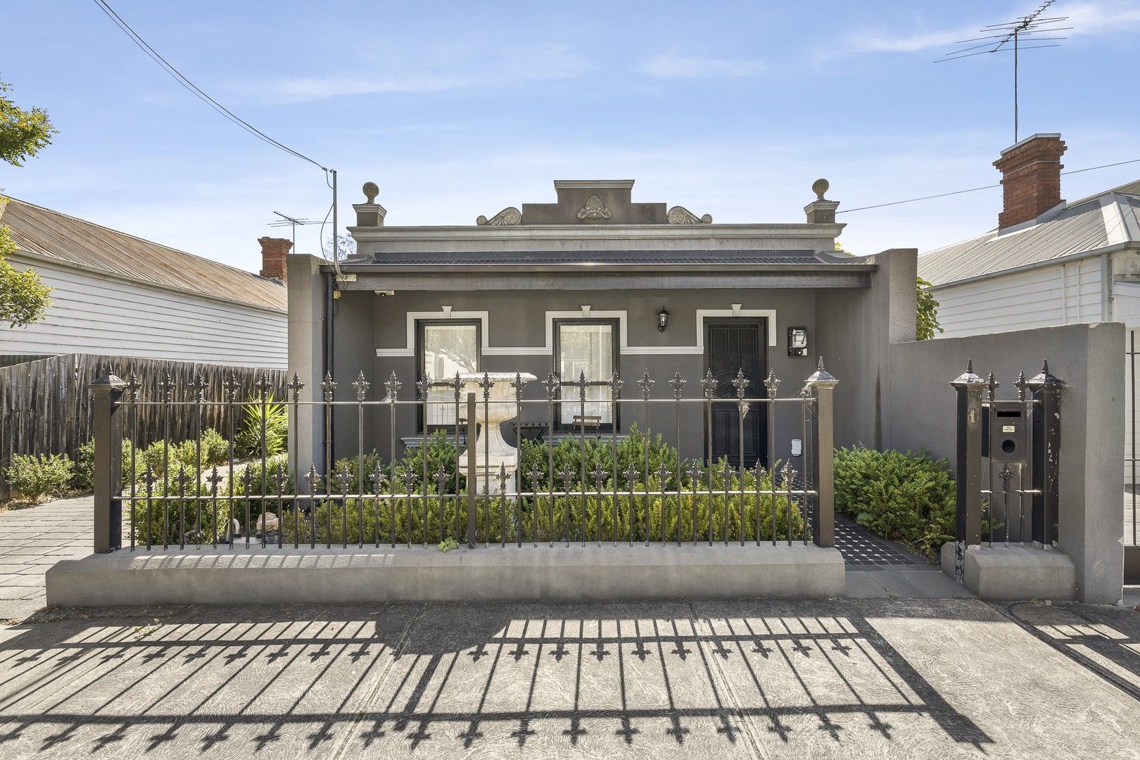 2 bedrooms House in 11 McPhail Street ESSENDON VIC, 3040
