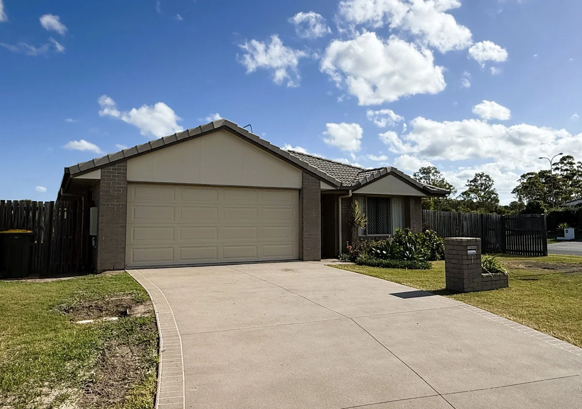 1 Parakeet Circuit, Kawungan QLD 4655