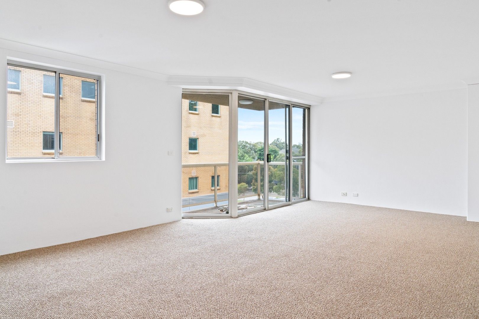2 bedrooms Apartment / Unit / Flat in 15/57 Glencoe Street SUTHERLAND NSW, 2232