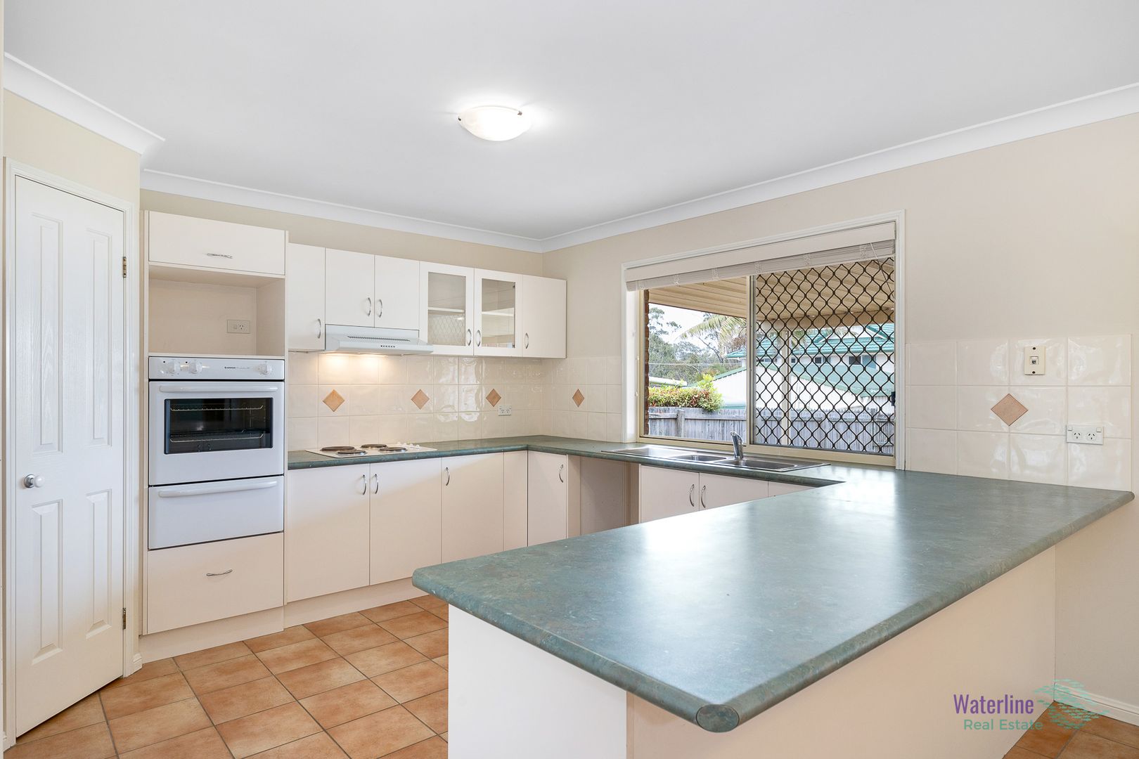 13 Serena Court, Birkdale QLD 4159, Image 2