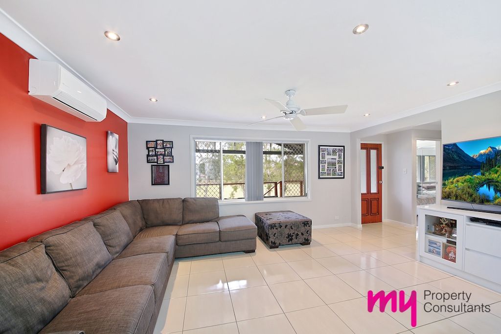 8 Chasselas Avenue, Eschol Park NSW 2558, Image 2