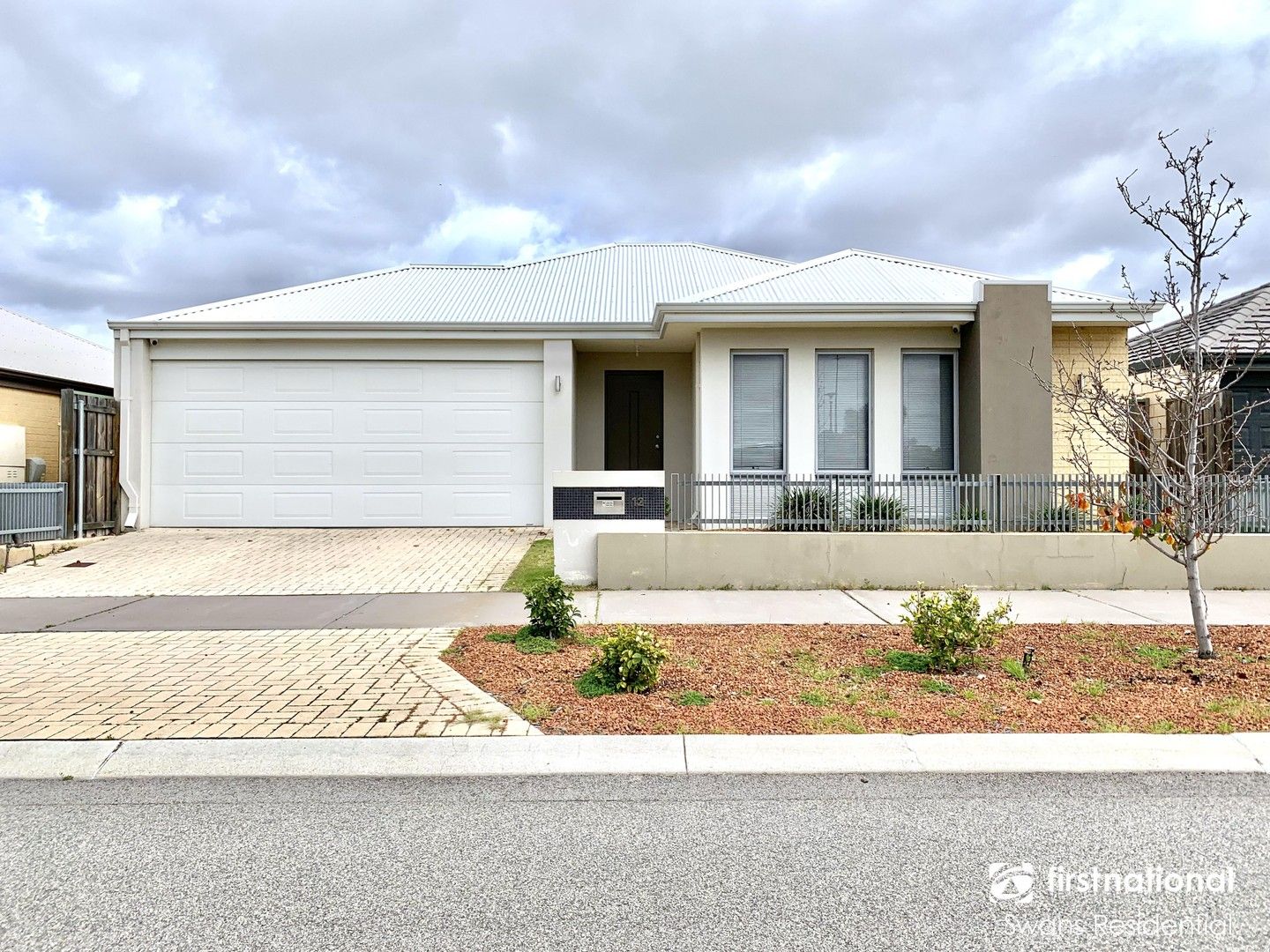 3 bedrooms House in 12 Maffina Parade ELLENBROOK WA, 6069