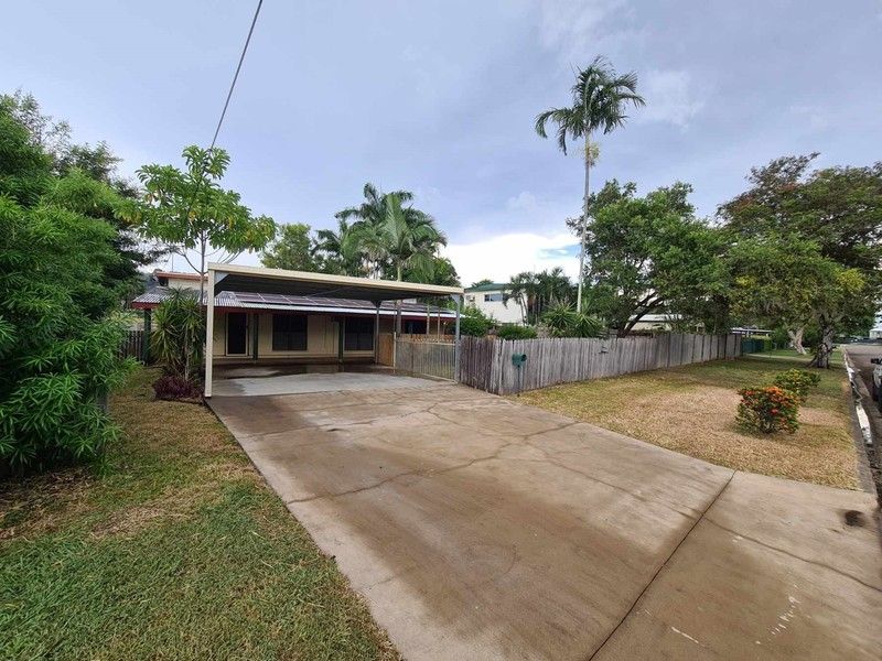 4 bedrooms House in 4 Rosemary Street KELSO QLD, 4815
