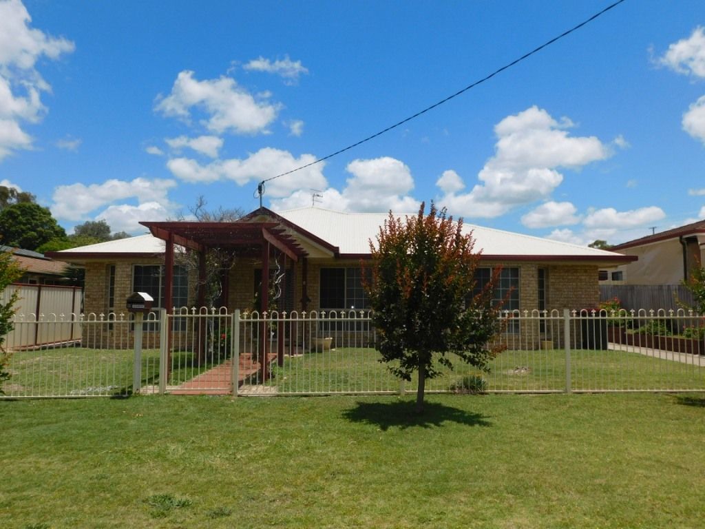 3 Conroy Street, Nanango QLD 4615