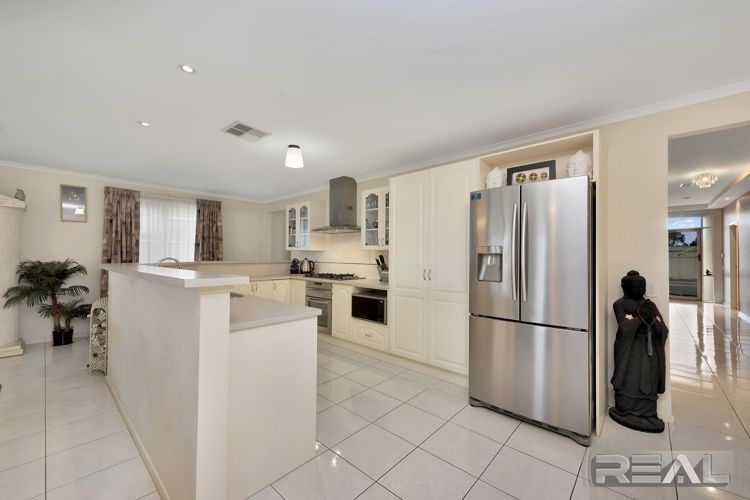 28 Lakeridge Circuit, Burton SA 5110, Image 2