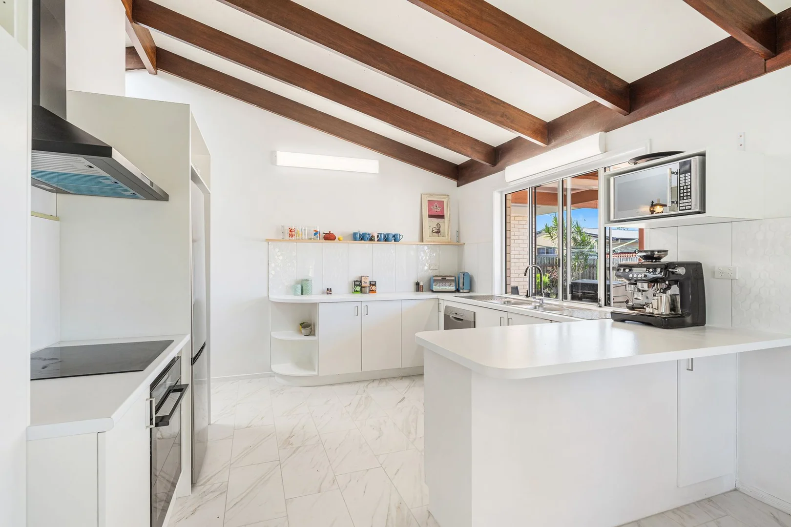 Additional image 12 of 38 Sunset Crescent, Torquay QLD 4655