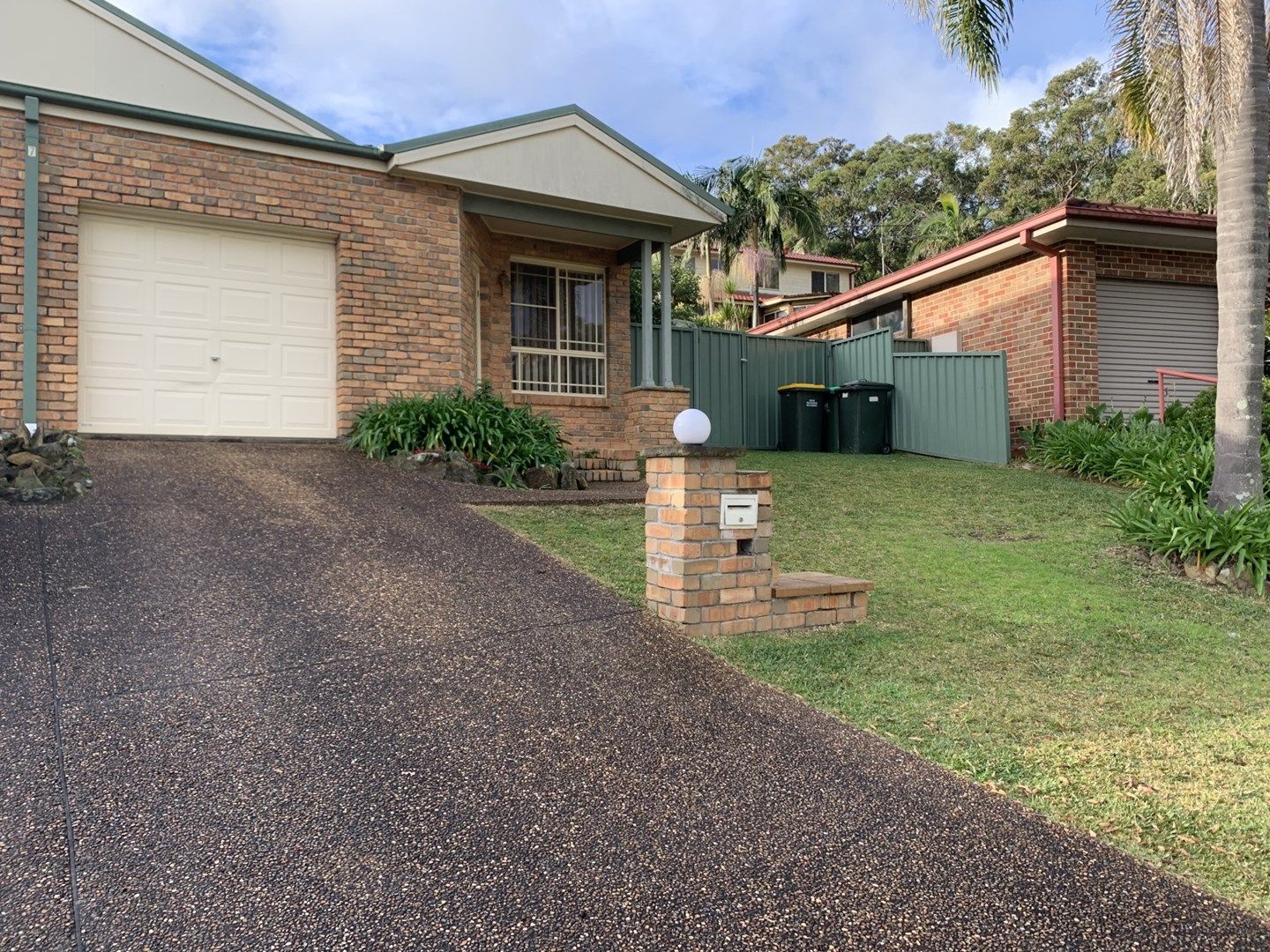 2/7 Lawford Close, Warners Bay Property History & Address Research
