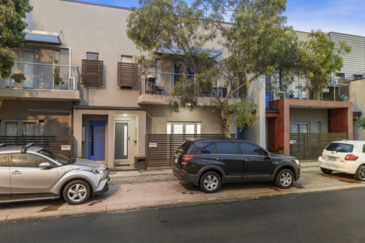2 bedrooms Townhouse in 1/9 Tom Roberts Parade. POINT COOK VIC, 3030
