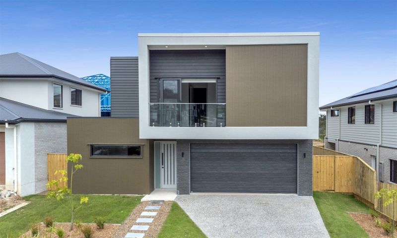5 bedrooms House in 2 Lakeshore Crescent WILLAWONG QLD, 4110