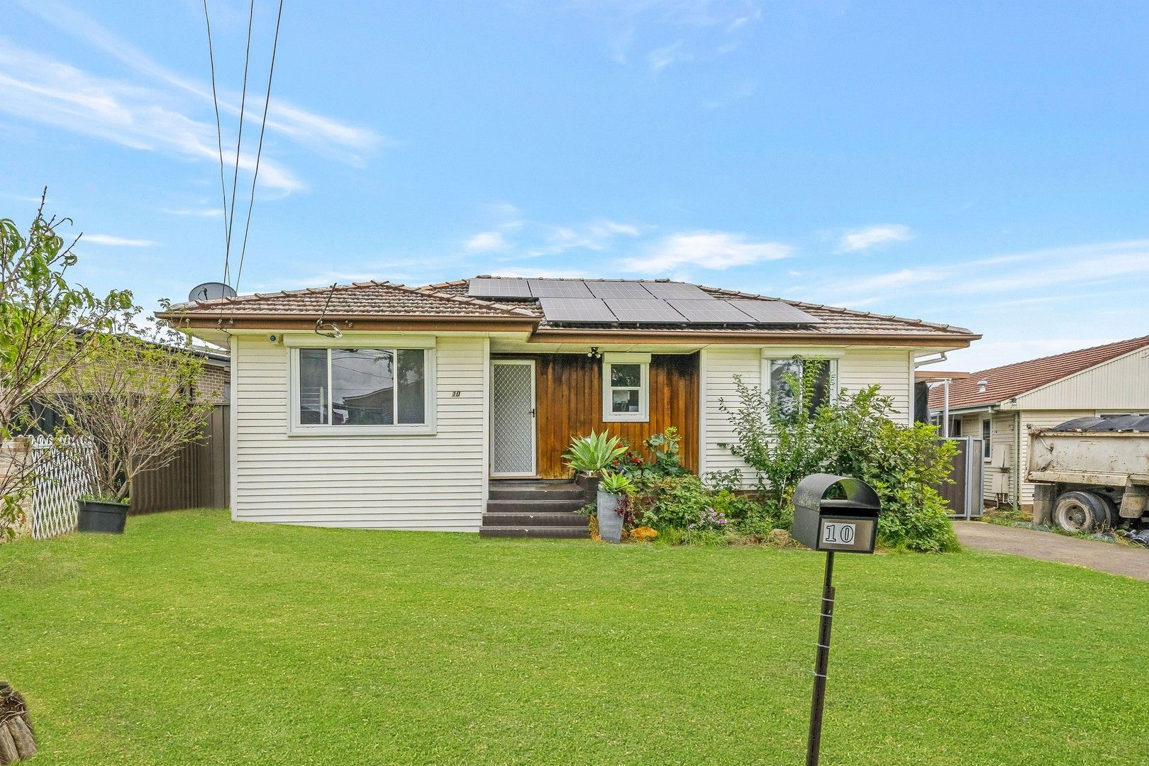 4 bedrooms House in 10 Adaminaby Street HECKENBERG NSW, 2168