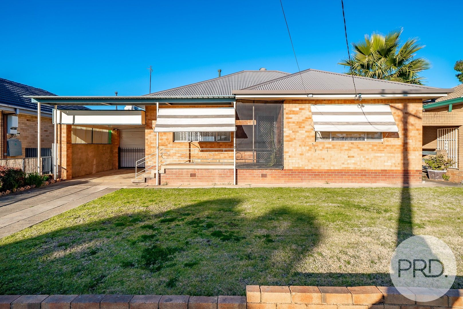 3 bedrooms House in 9 Raye Street TOLLAND NSW, 2650