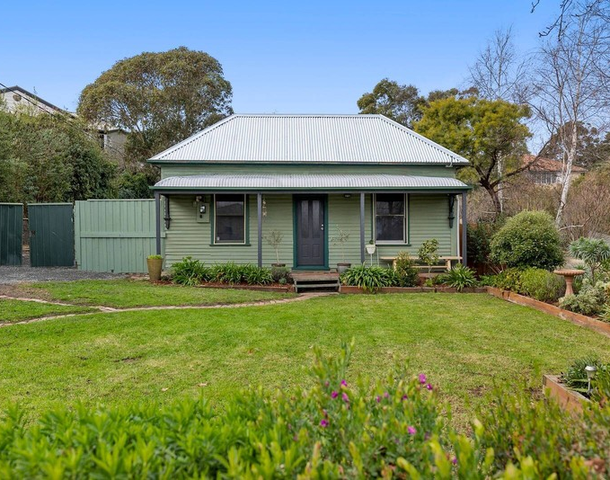 7 Heales Street, Mount Pleasant VIC 3350